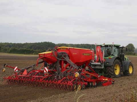 Produktionen af Spirit med det nye InLine system går i gang om kort tid. Her demonstreres den på arealerne ved Kring Agro ved Fredericia.