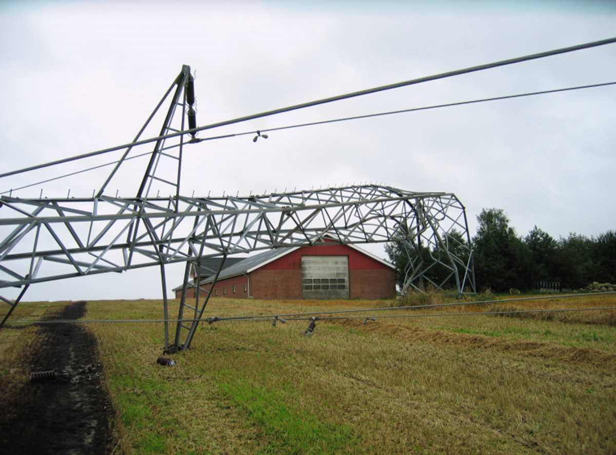 Energinet ser flere skader på elmaster: Vil i højere grad afkræve ...