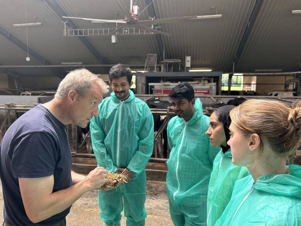 Arla-graduates på gårdbesøg - LandbrugsAvisen