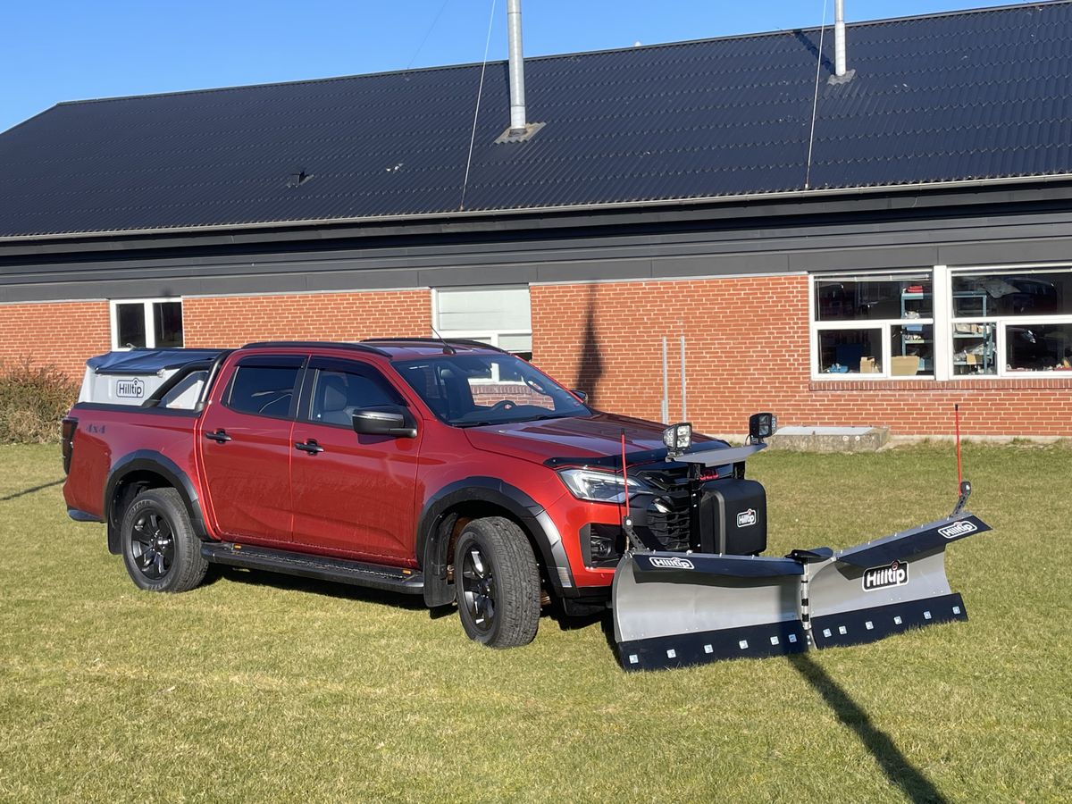 pickup-med-sneplov-og-saltspreder-landbrugsavisen