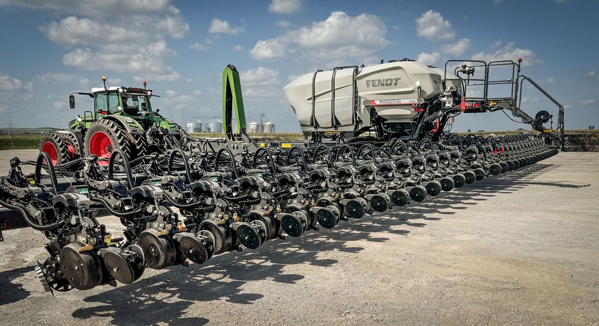 Fendt представила крупнейшую в истории модель сеялки Momentum 32R30 с шириной захвата 24,4 метра